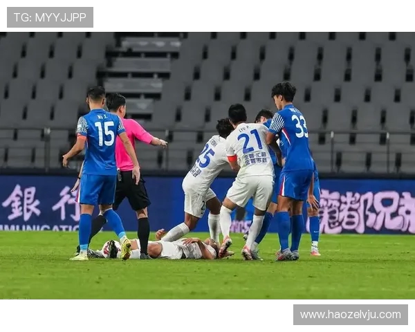 半场战报:申花 1-2 大连英博 吕焯毅世界波点燃赛场