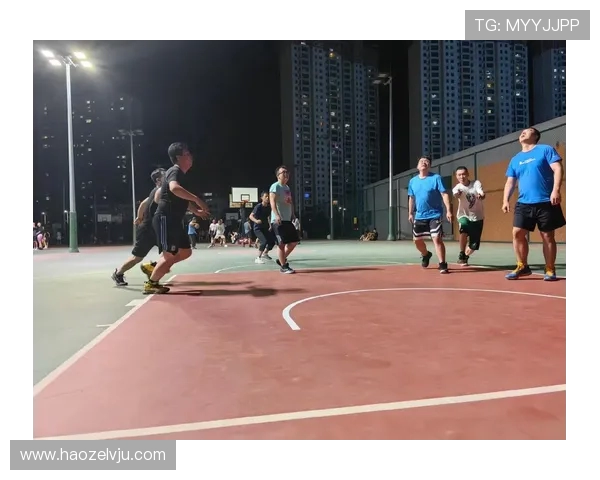 野球场的 “神进球”:没有最怪,只有更绝